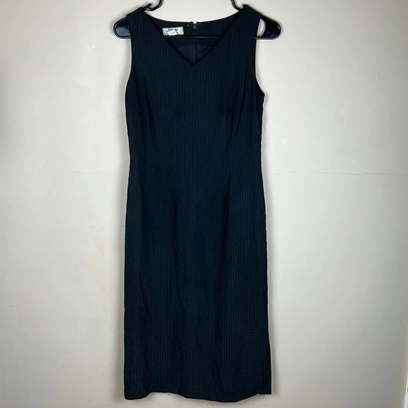 Tommy Bahama Dresses & Skirts - Tommy Bahama 100% Silk Fully Lined Black V-Neckline Dress Size 4